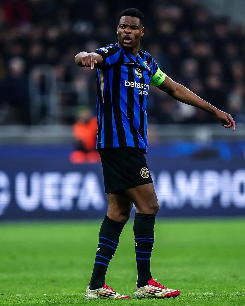 4轮过后唯一保持全胜球队，中日德兰在欧联积分榜暂居榜首（欧联四轮唯一全胜，中日德兰暂时领跑积分榜）