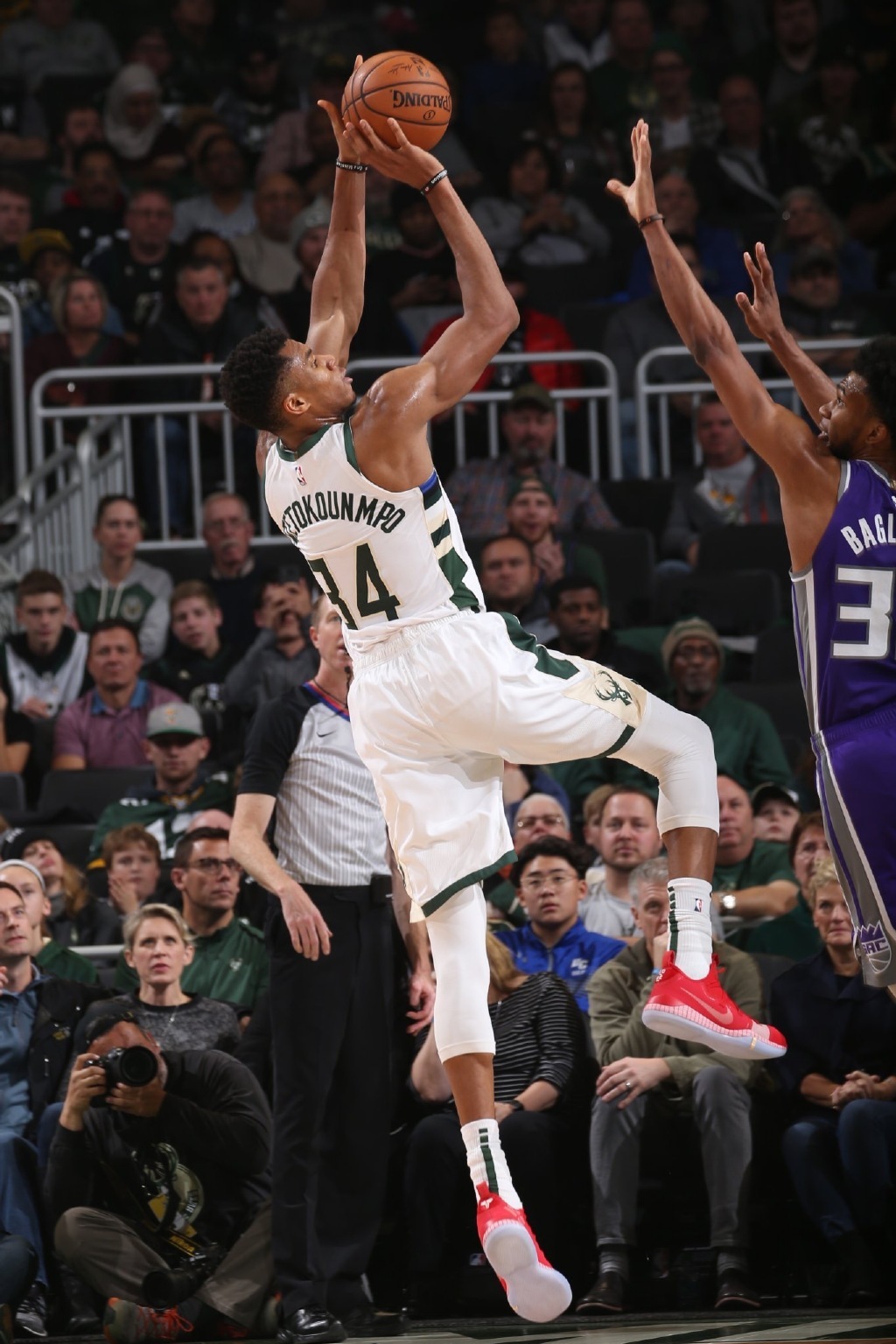 弗里克：加西亚是一号门将且暂无更换打算，拉什福德非常职业（弗里克：加西亚稳居一号门将暂无更换计划，拉什福德职业态度出色）