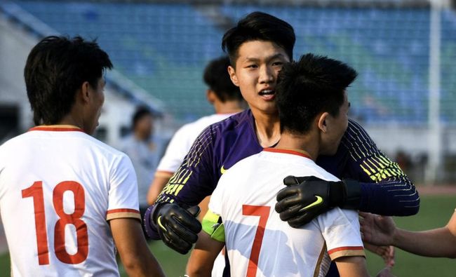 F1阿布扎比终极对决前瞻：诺里斯杆位稍占优，维斯塔潘正赛握主动（F1阿布扎比收官战前瞻：诺里斯杆位占先机，维斯塔潘正赛掌控主动权）