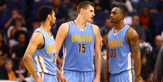 卢卡浓眉大交易后，湖人35胜17负&独行侠仅18胜33负（卢卡-浓眉重磅交易后：湖人35胜17负，独行侠仅18胜33负）