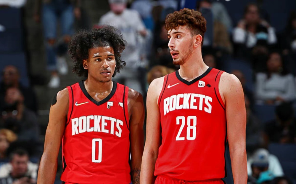 澳超半场：鲁弗推射建功，惠灵顿凤凰暂1-0阿德莱德联（澳超半场战报：鲁弗低射破门，惠灵顿凤凰暂以1-0领先阿德莱德联）