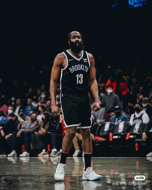 图片报：拜仁关注16岁艾希霍恩，赫塔考虑续约并提高解约金（图片报：拜仁考察16岁小将艾希霍恩，赫塔拟续约并上调解约金）